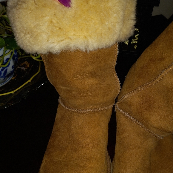 UGG Classic Tall Chestnut Boots 5 - Picture 3 of 11